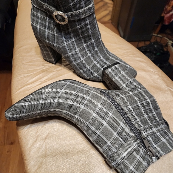 Life Stride Women's Sparkle Plaid Bootie - Picture 6 of 8